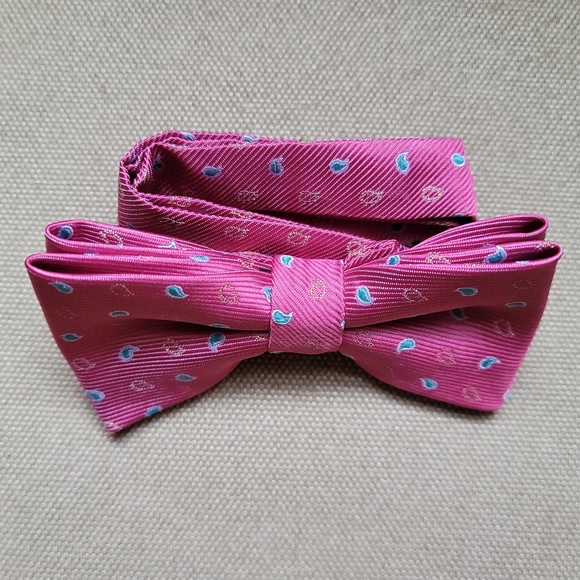 TEAR DROP Boys Patterned Bow Tie - Picture 6 of 6